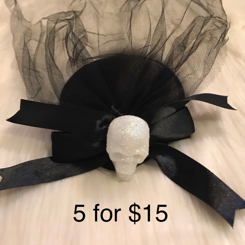 ✋🏼 5 for $15 🤚🏼 Skull hat with veil